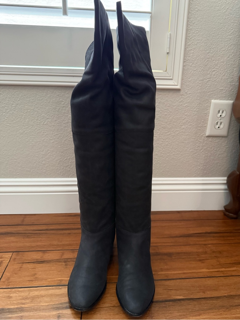 Over-The-Knee Black Women's Boots - Sleek Tall Fashion
